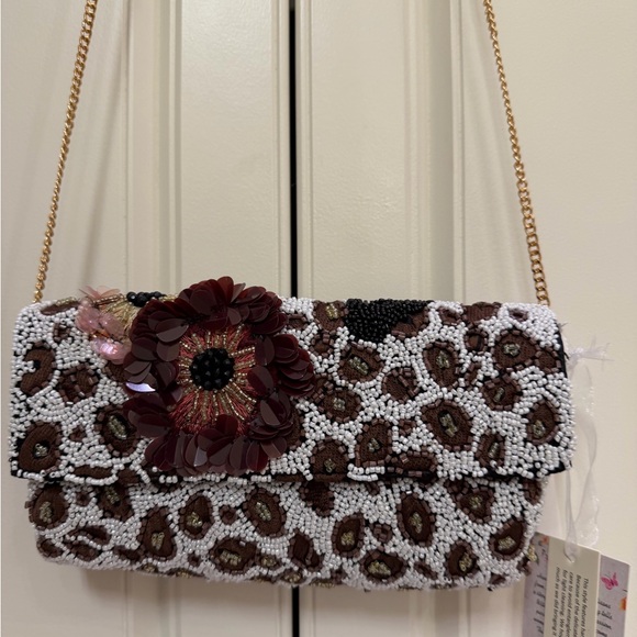 Viral Cheetah Beaded Floral Crossbody - Picture 2 of 5